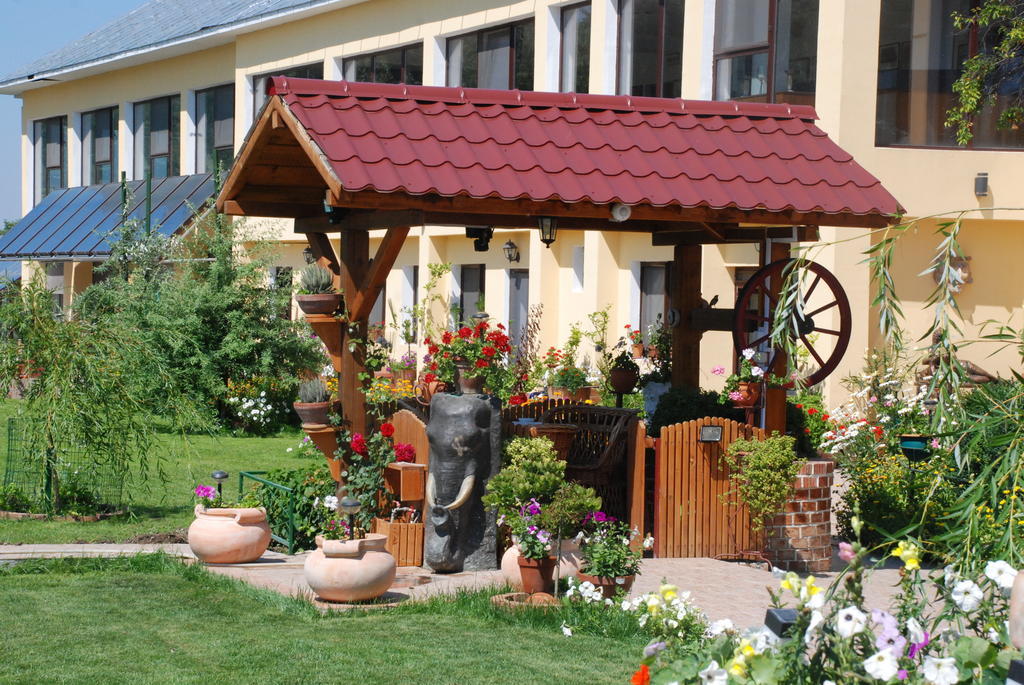 Villa Giulia Islaz ภายนอก รูปภาพ